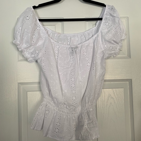 White poof sleeve top - Picture 2 of 2